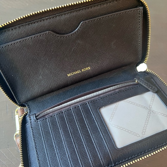 Michael Kors wristlet wallet. - Picture 2 of 3